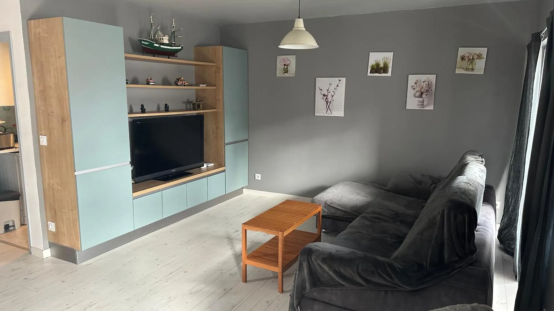 Grand Appartement Proche De La Mer contacts